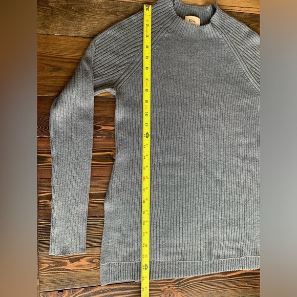 ELIE TAHARI • ribbed sweater top cashmere blend modern chic quiet luxury muted - Picture 12 of 16